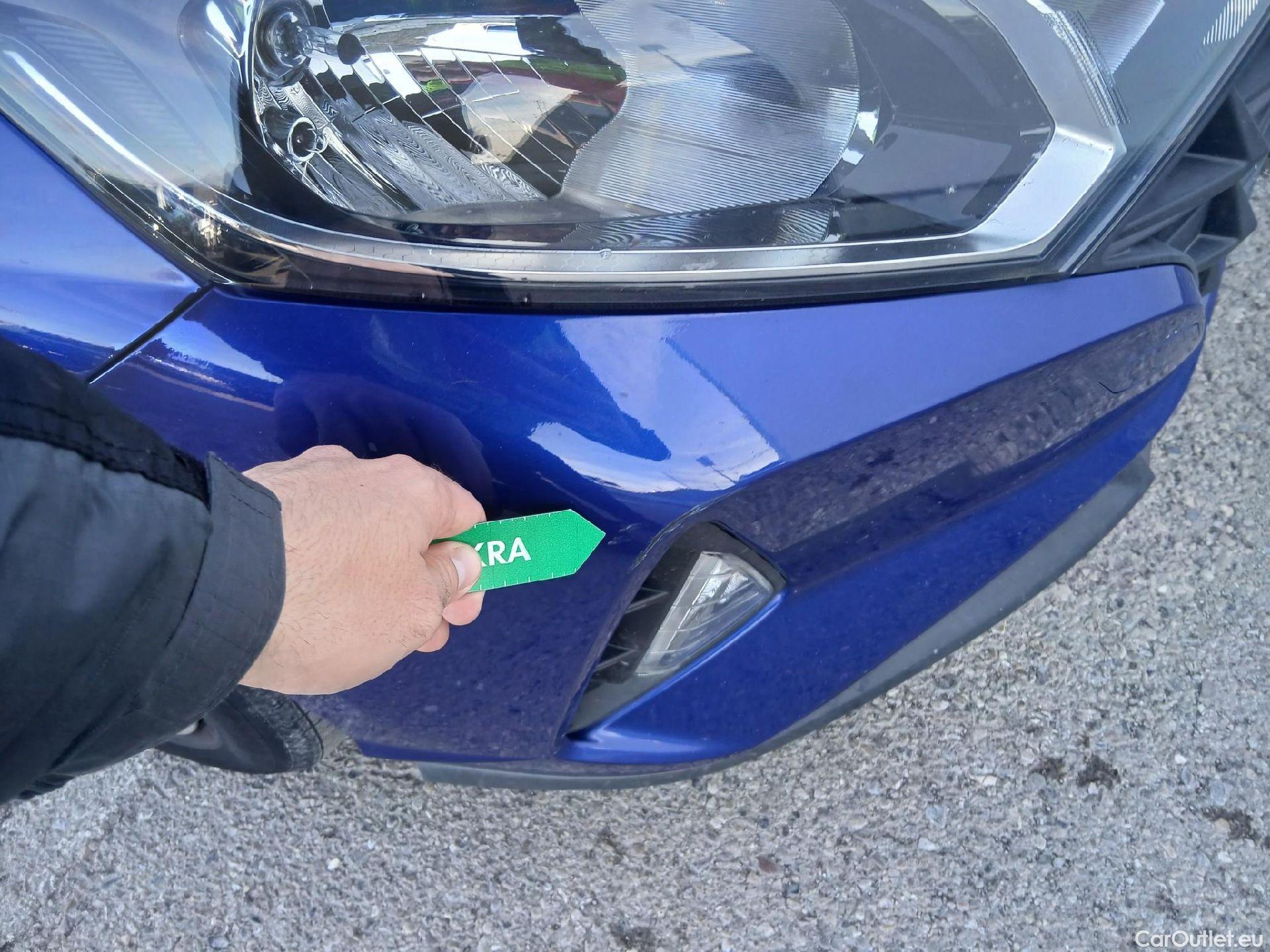  Hyundai  i20 HYUNDAI  / 2020 / 5P / berlina con portón 1.2 MPI SLE #1