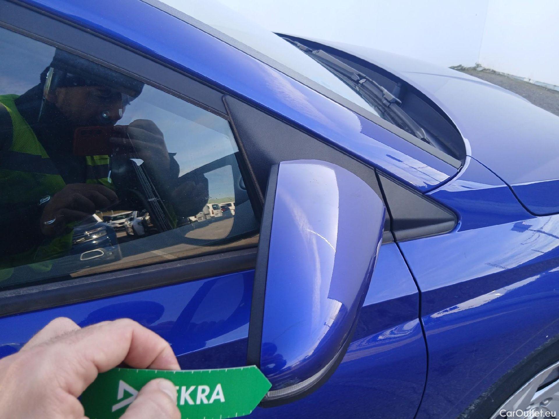  Hyundai  i20 HYUNDAI  / 2020 / 5P / berlina con portón 1.2 MPI SLE #17