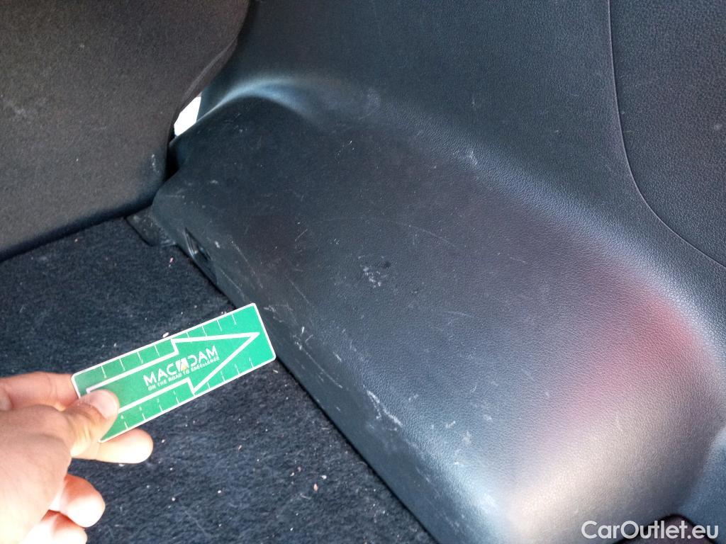  Hyundai  Tucson HYUNDAI  / 2018 / 5P / todoterreno 1.6 CRDI 85kW (116CV) 48V SLE 4X2(SP)(SL) #18