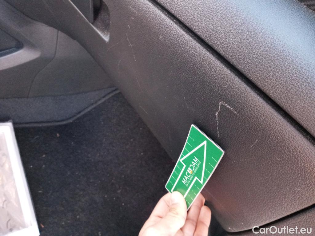  Hyundai  Tucson HYUNDAI  / 2018 / 5P / todoterreno 1.6 CRDI 85kW (116CV) 48V SLE 4X2(SP)(SL) #22