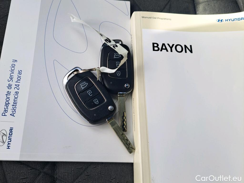  Hyundai  Bayon HYUNDAI  / 2021 / 5P / todoterreno 1.2 MPI Maxx #4