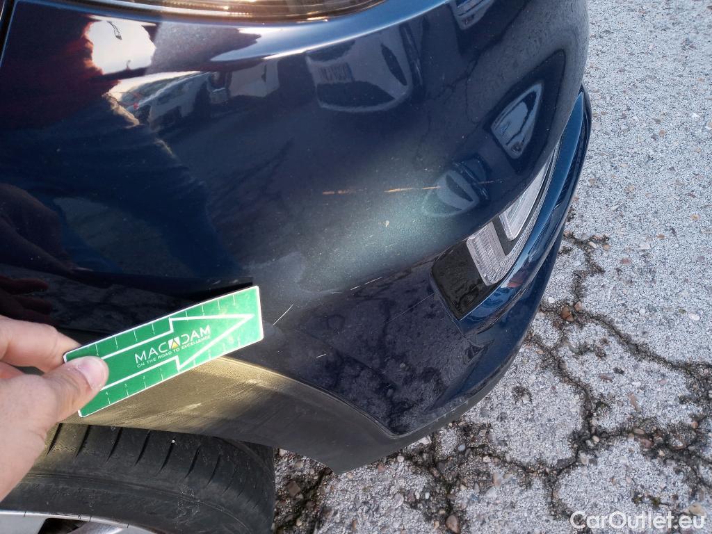  Hyundai  Tucson HYUNDAI  / 2018 / 5P / todoterreno 1.6 CRDI 85kW (116CV) 48V SLE 4X2(SP)(SL) #27