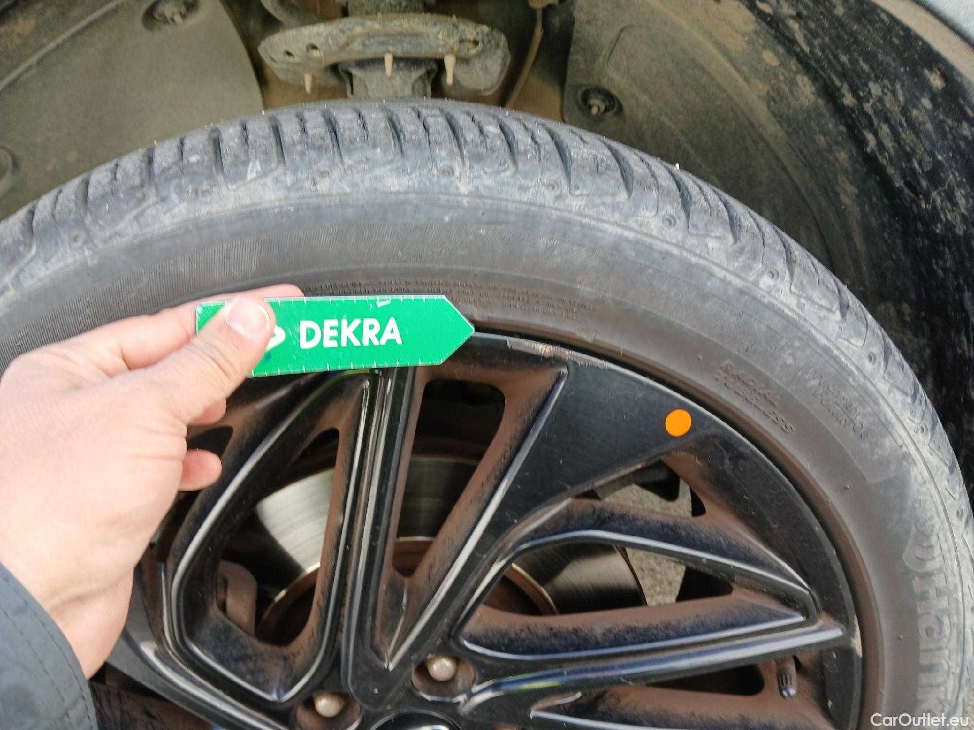  Hyundai  Tucson HYUNDAI  / 2018 / 5P / todoterreno 1.6 CRDI 100kW (136CV) 48V N-Line DT 4X2 #4