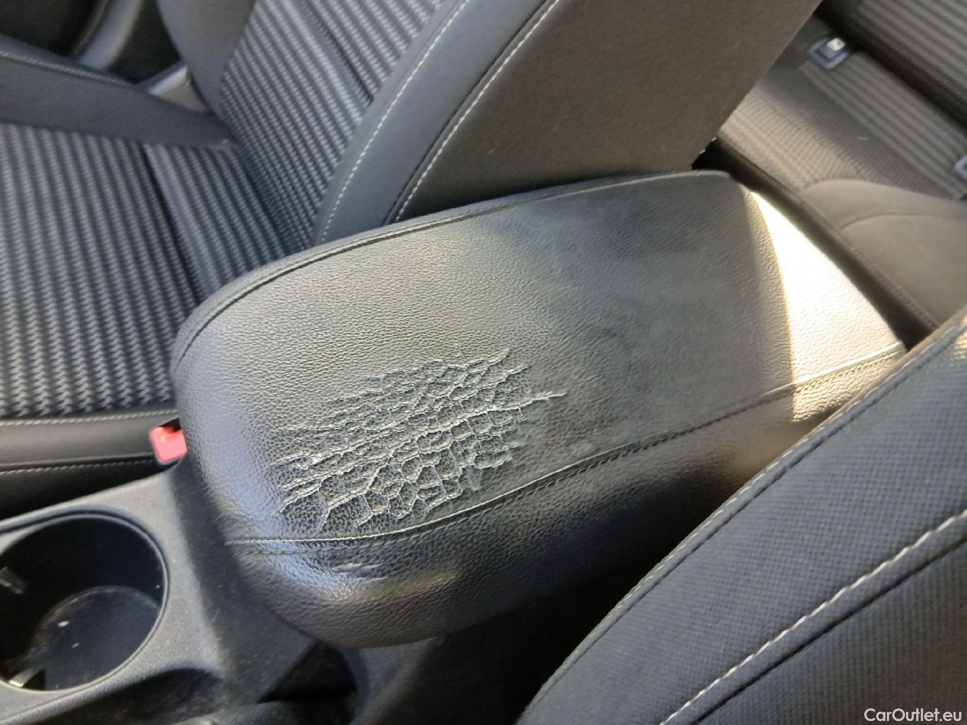  KIA  XCeed KIA  / 2019 / 5P / todoterreno 1.0 T-GDi Drive 88kW (120CV) #18