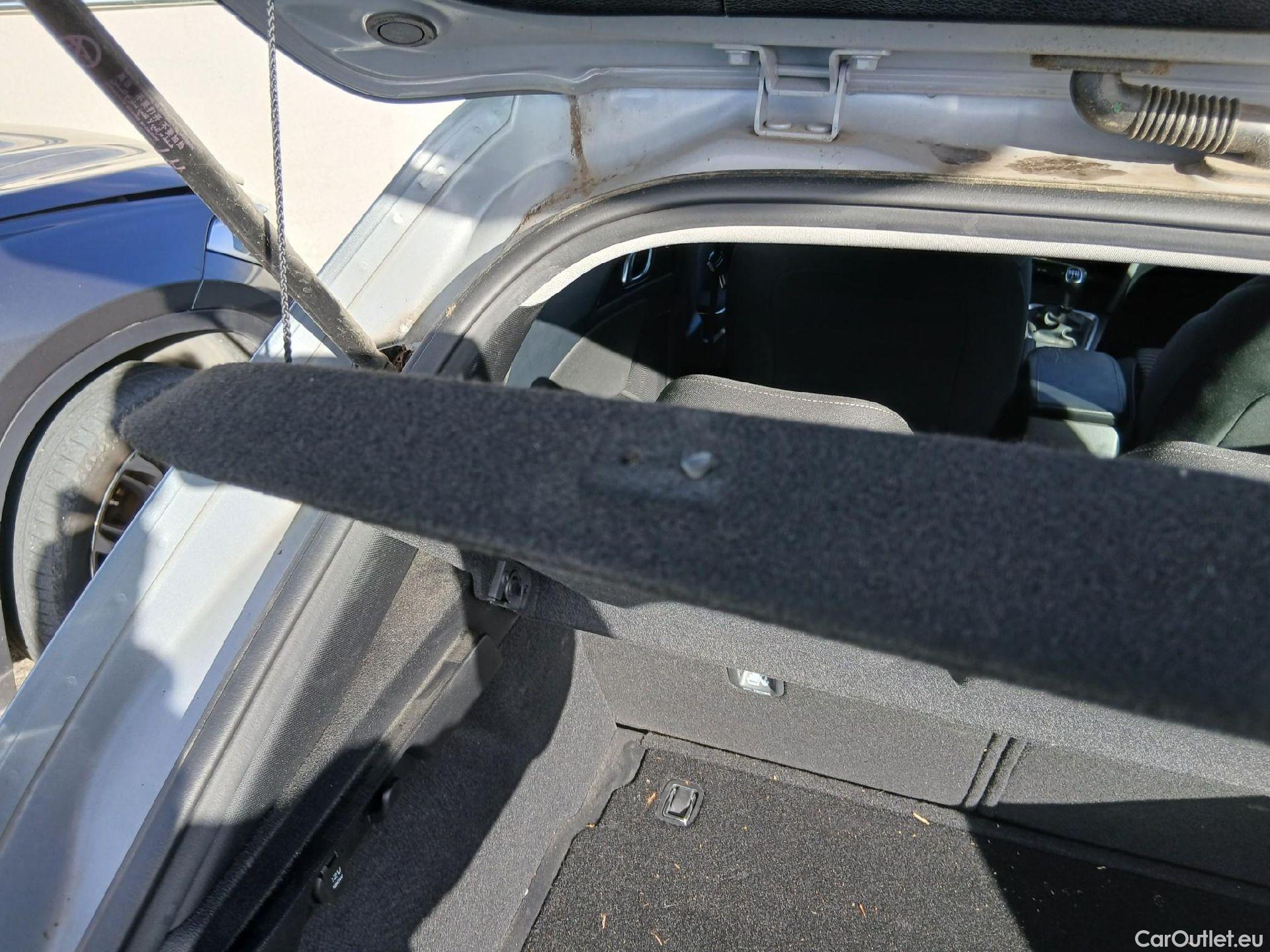  KIA  XCeed KIA  / 2019 / 5P / todoterreno 1.0 T-GDi Drive 88kW (120CV) #34