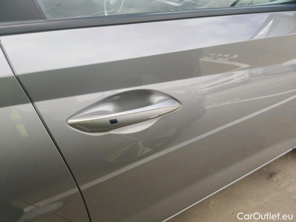  Hyundai  i20 HYUNDAI  / 2020 / 5P / berlina con portón 1.0 TGDI 74kW (100CV) Tecno #19