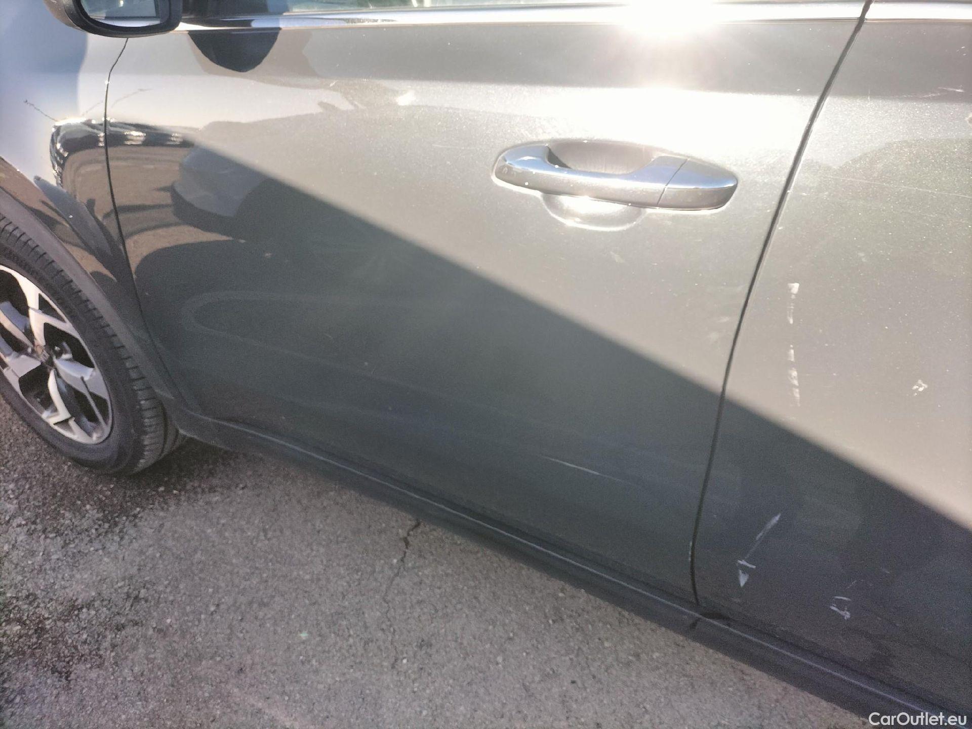  KIA  Sportage KIA  1.6MHEV Drive 100kW(136CV) 4x2(Crist Tintados) #14