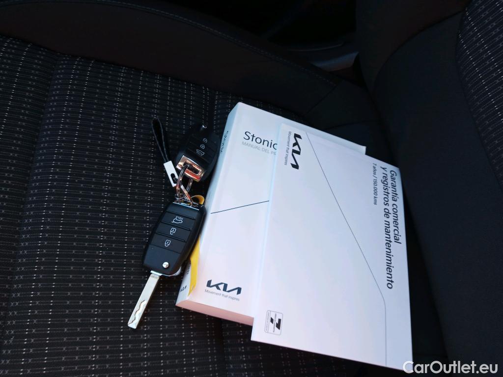  KIA  STONIC KIA  / 2017 / 5P / todoterreno 1.0 T-GDi 88kW (120CV) MHEV iMT Drive #3