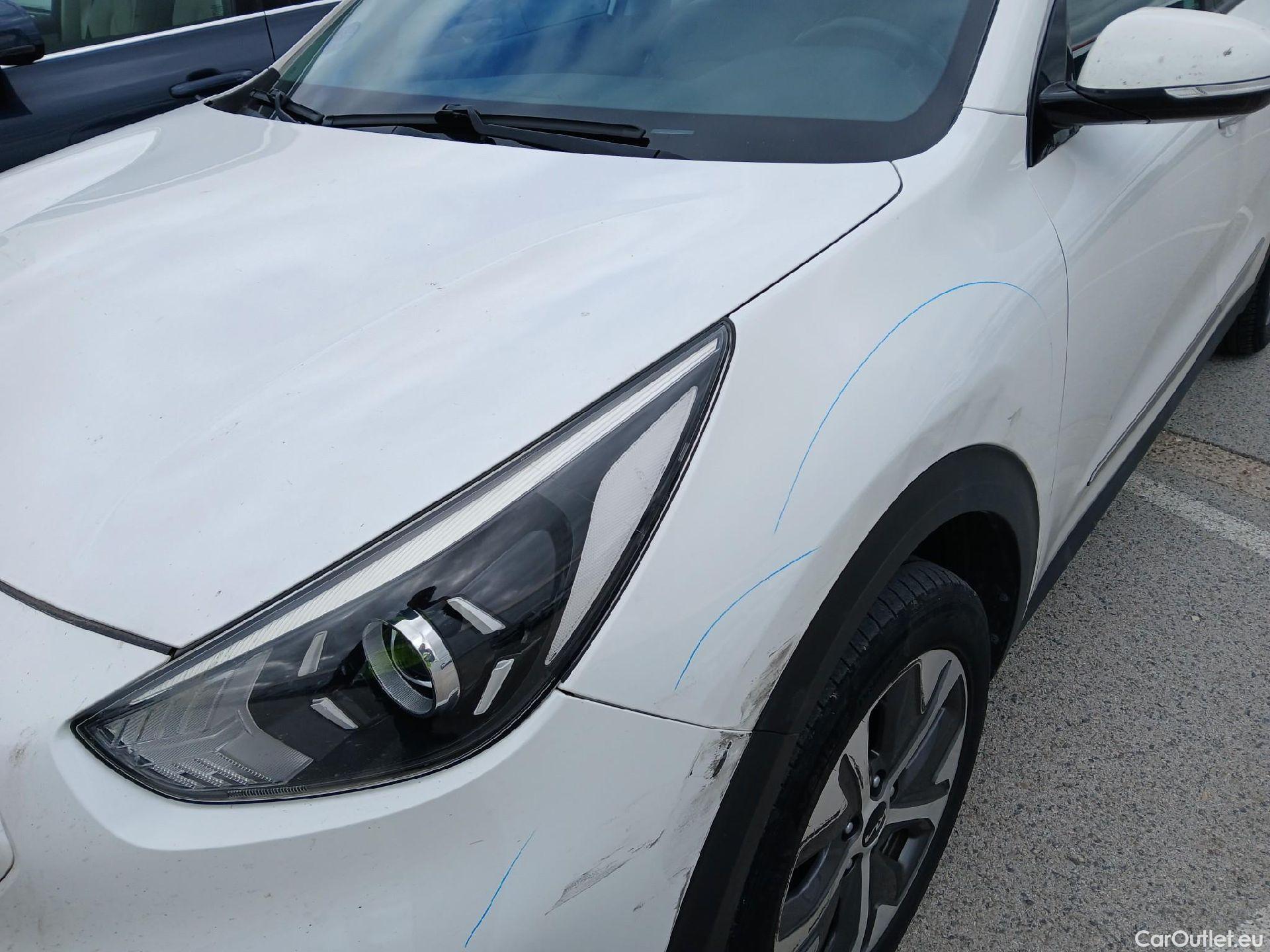  KIA  Niro KIA e- / 2016 / 5P / crossover e- 150kW (204CV) Drive (Long Range) #9