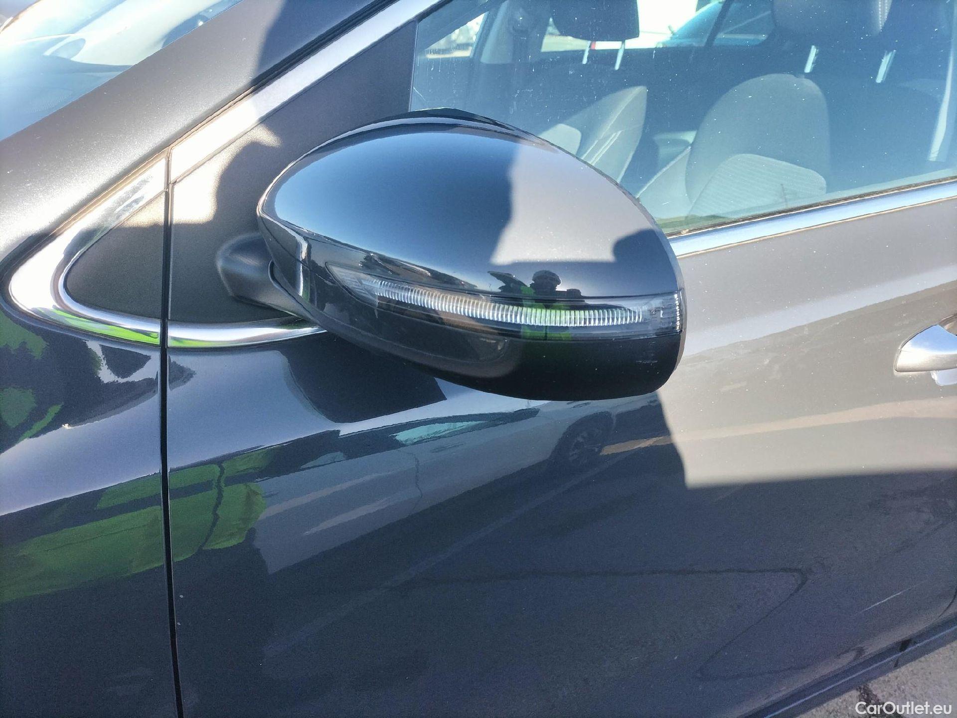  KIA  Sportage KIA  1.6MHEV Drive 100kW(136CV) 4x2(Crist Tintados) #12