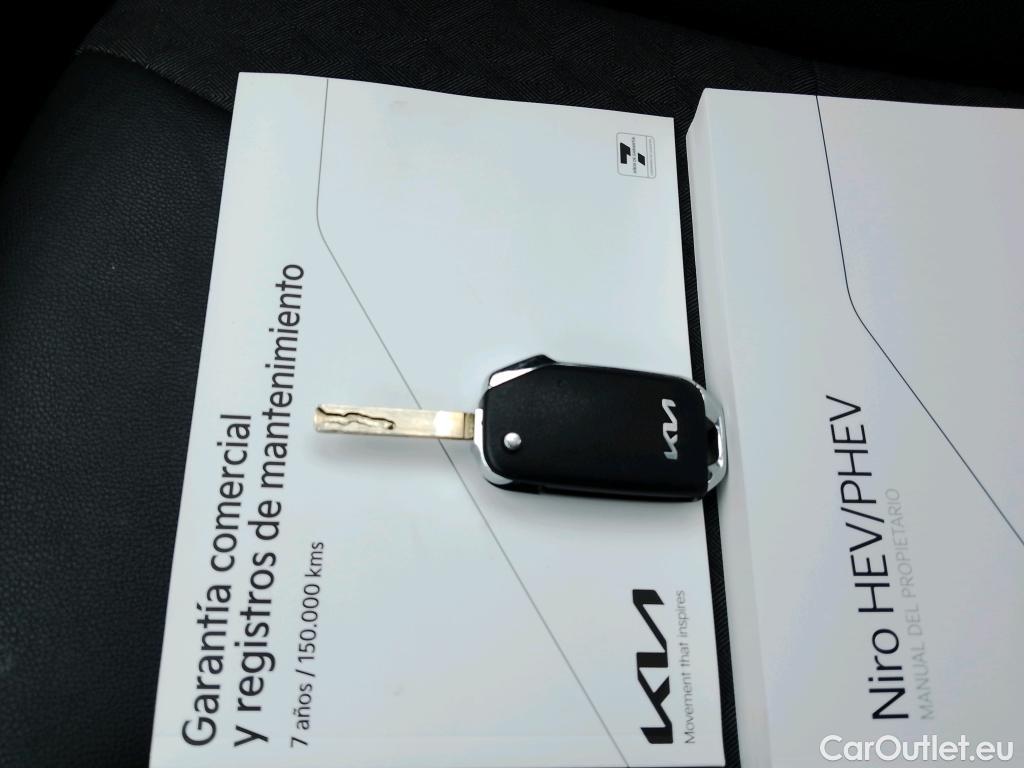  KIA  Niro KIA  / 2019 / 5P / crossover 1.6 GDi PHEV 104kW (141CV) Drive #2