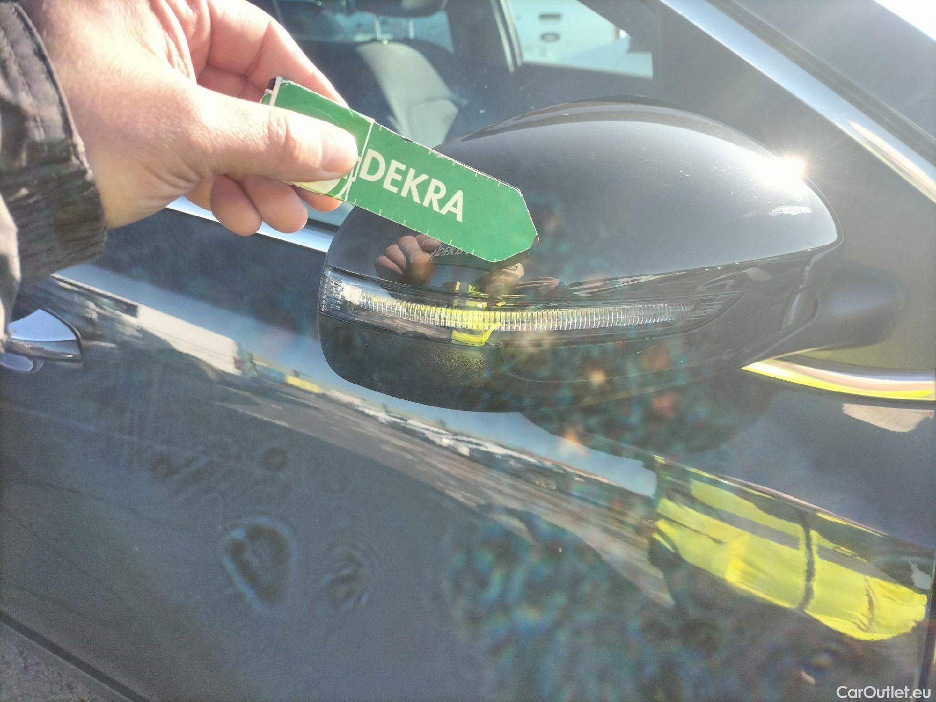  KIA  Sportage KIA  1.6MHEV Drive 100kW(136CV) 4x2(Crist Tintados) #43