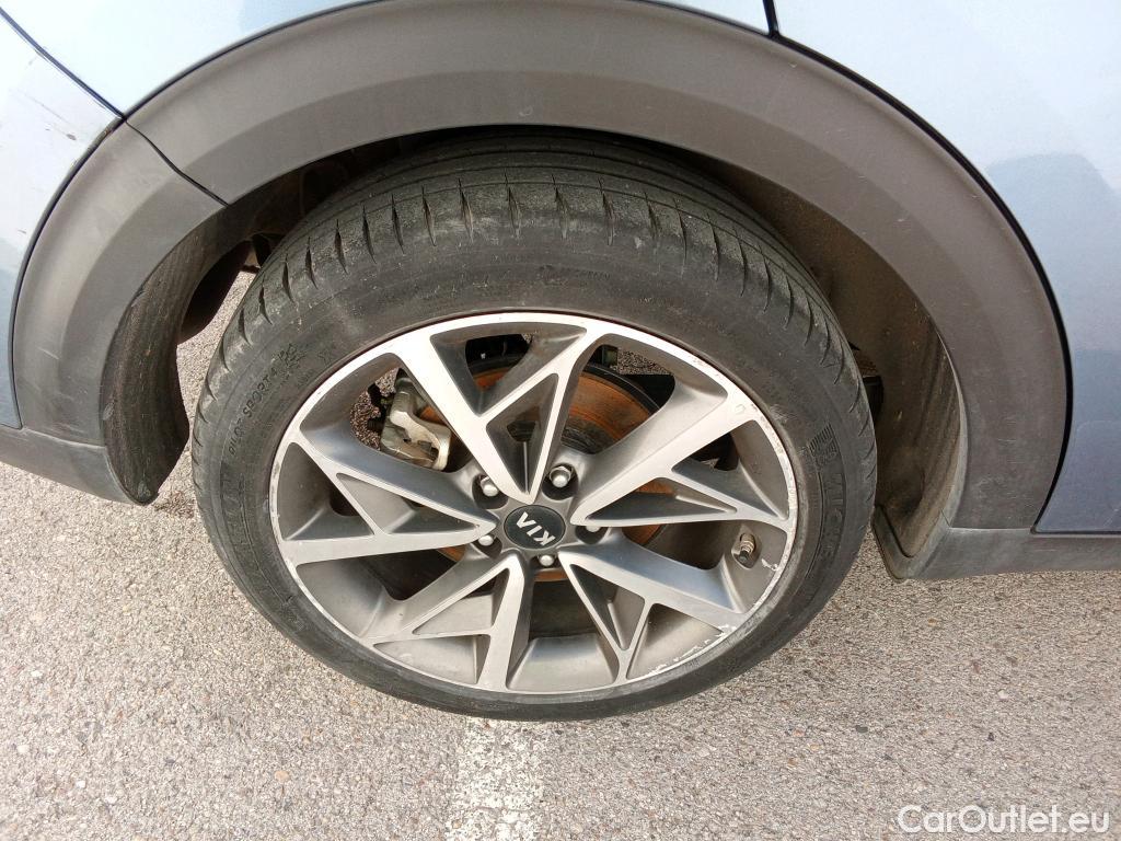  KIA  Niro KIA  / 2019 / 5P / crossover 1.6 GDi HEV 104kW (141CV) Emotion #11