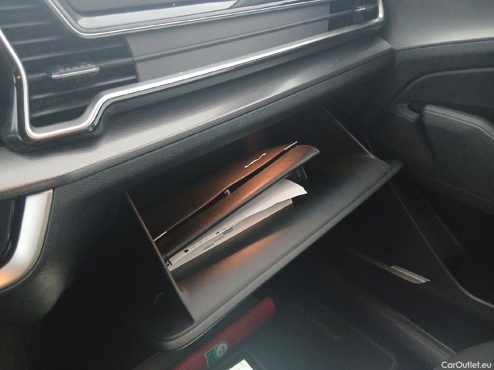  KIA  Sportage KIA  / 2022 / 5P / todoterreno 1.6 T-GDi HEV 171kW (230CV) Drive 4X2 #1