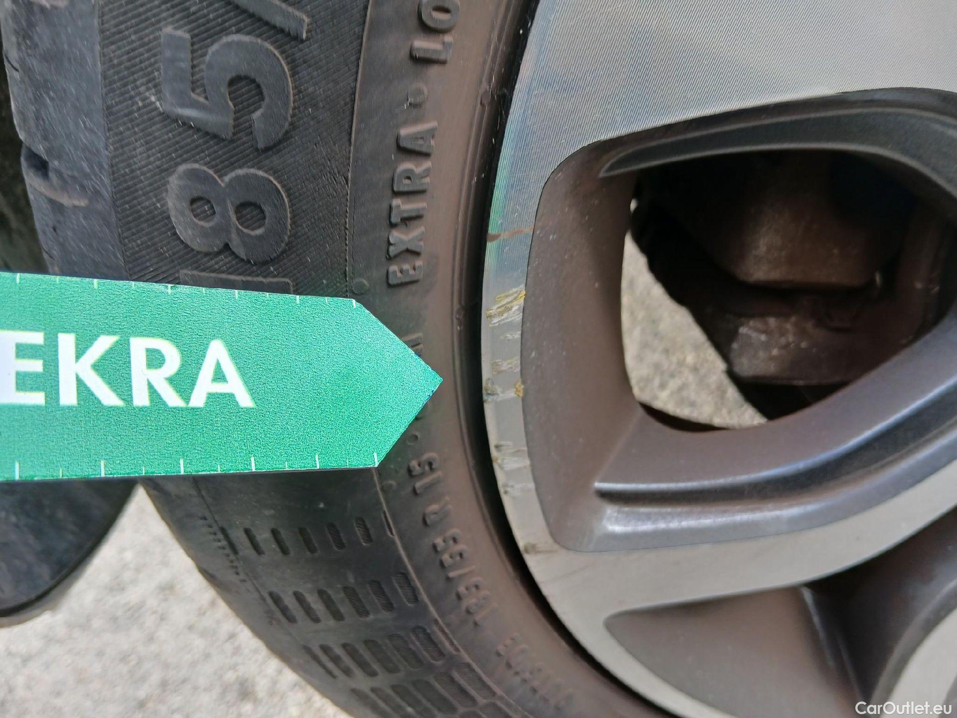  KIA  Picanto KIA  / 2020 / 5P / berlina con portón 1.2 DPi 62kW (84CV) GT Line #31