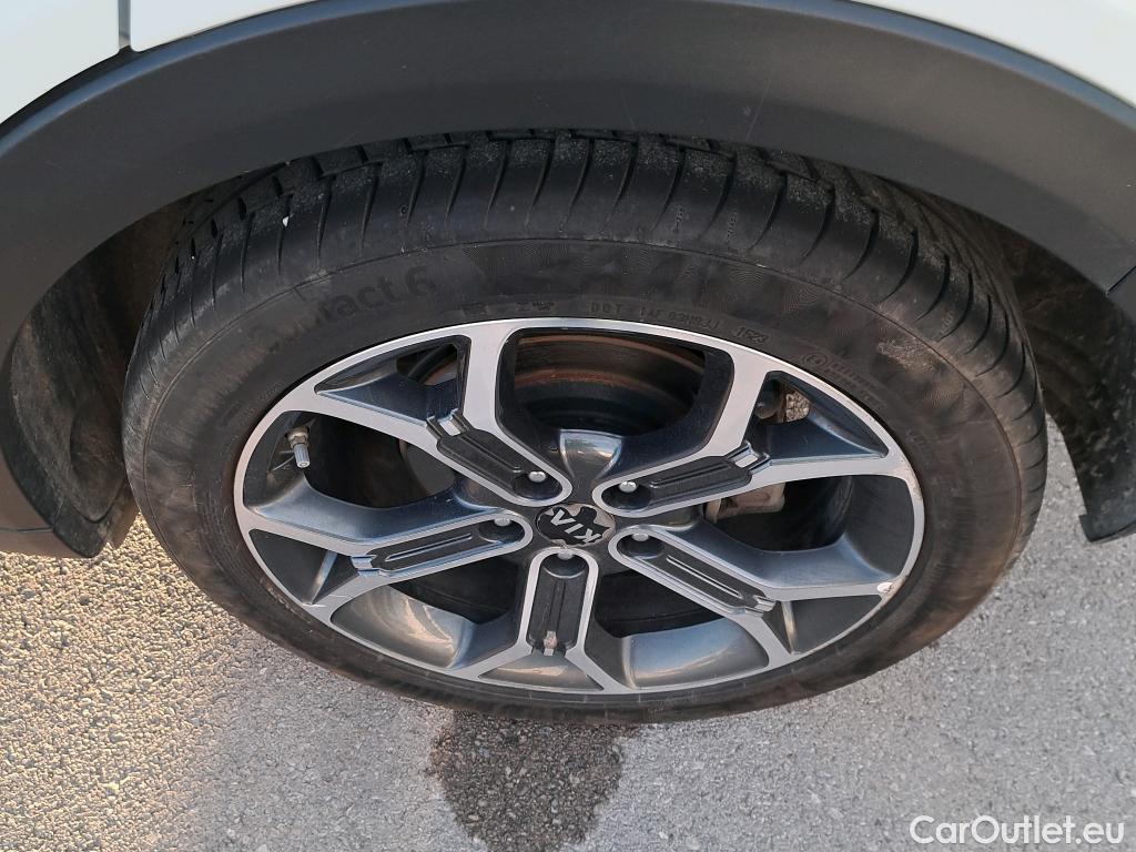  KIA  XCeed KIA  / 2019 / 5P / berlina con portón 1.6 T-GDi Emotion 150kW (204CV) DCT #7