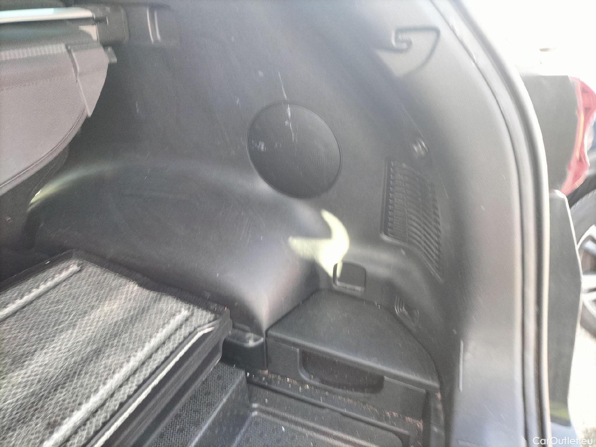  KIA  Sportage KIA  1.6MHEV Drive 100kW(136CV) 4x2(Crist Tintados) #33