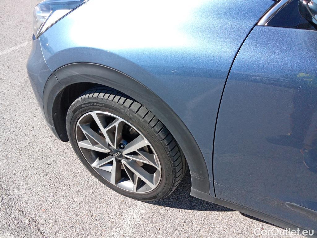  KIA  Niro KIA  / 2019 / 5P / crossover 1.6 GDi HEV 104kW (141CV) Emotion #27