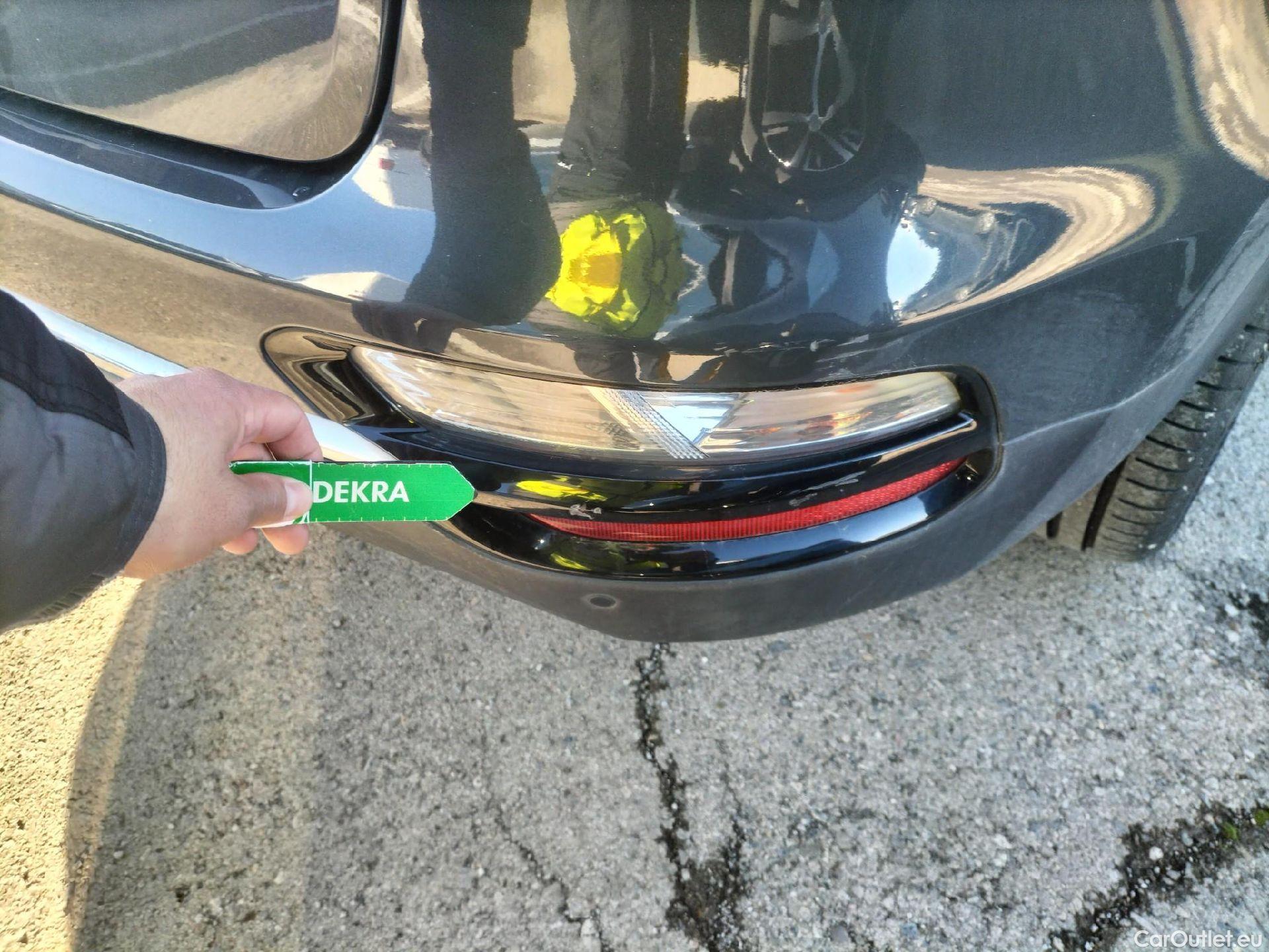  KIA  Sportage KIA  1.6MHEV Drive 100kW(136CV) 4x2(Crist Tintados) #27