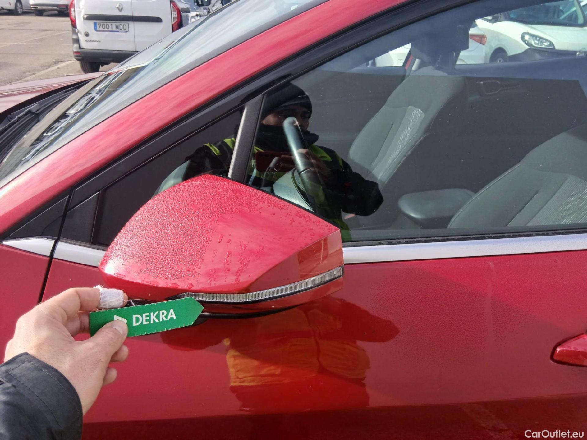  KIA  Sportage KIA  / 2022 / 5P / todoterreno 1.6 T-GDi MHEV 112kW (150CV) Drive 4X2 #4