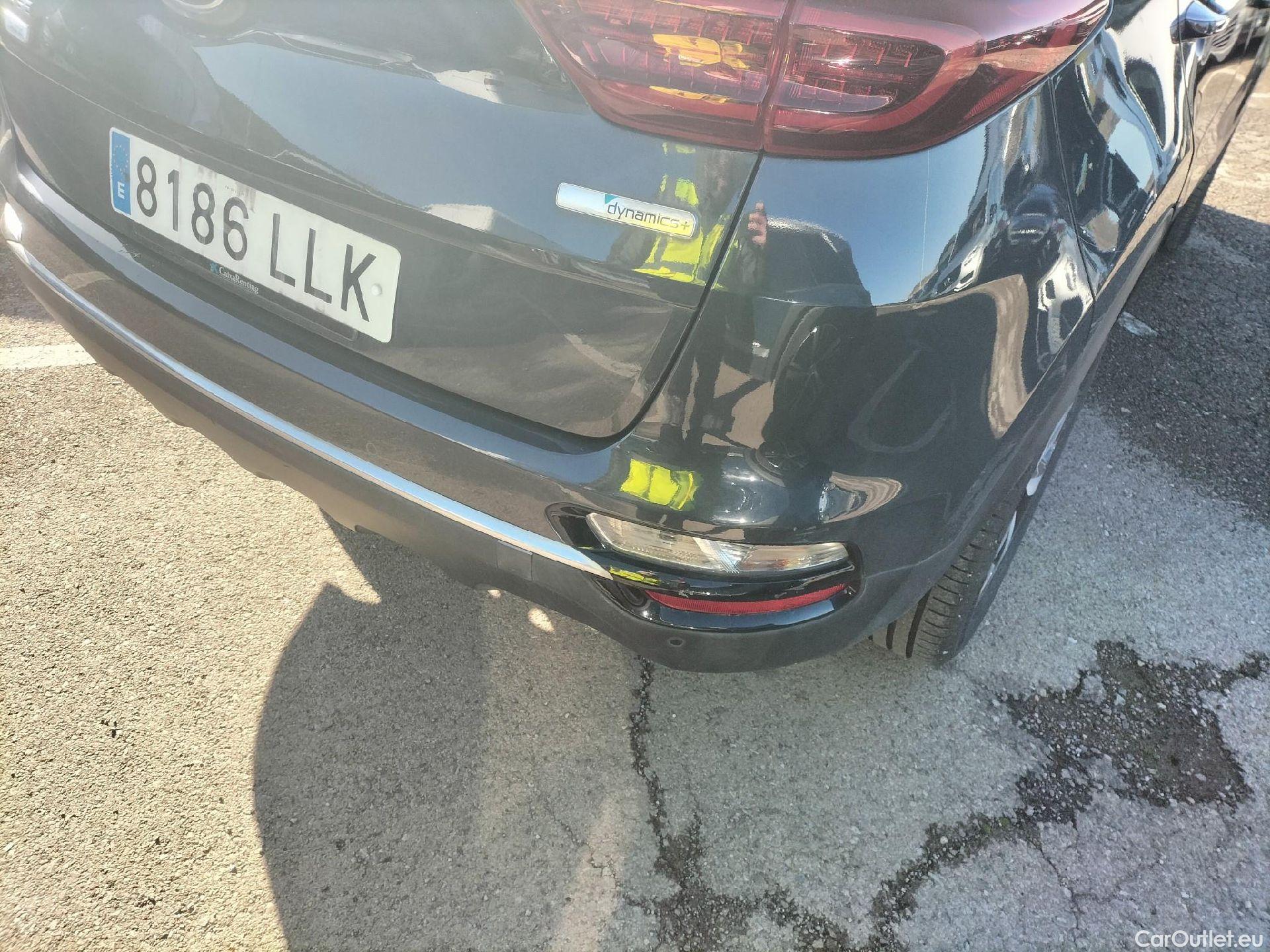  KIA  Sportage KIA  1.6MHEV Drive 100kW(136CV) 4x2(Crist Tintados) #25