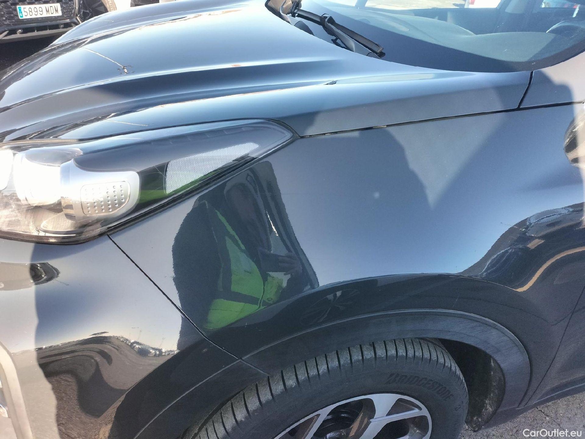  KIA  Sportage KIA  1.6MHEV Drive 100kW(136CV) 4x2(Crist Tintados) #10