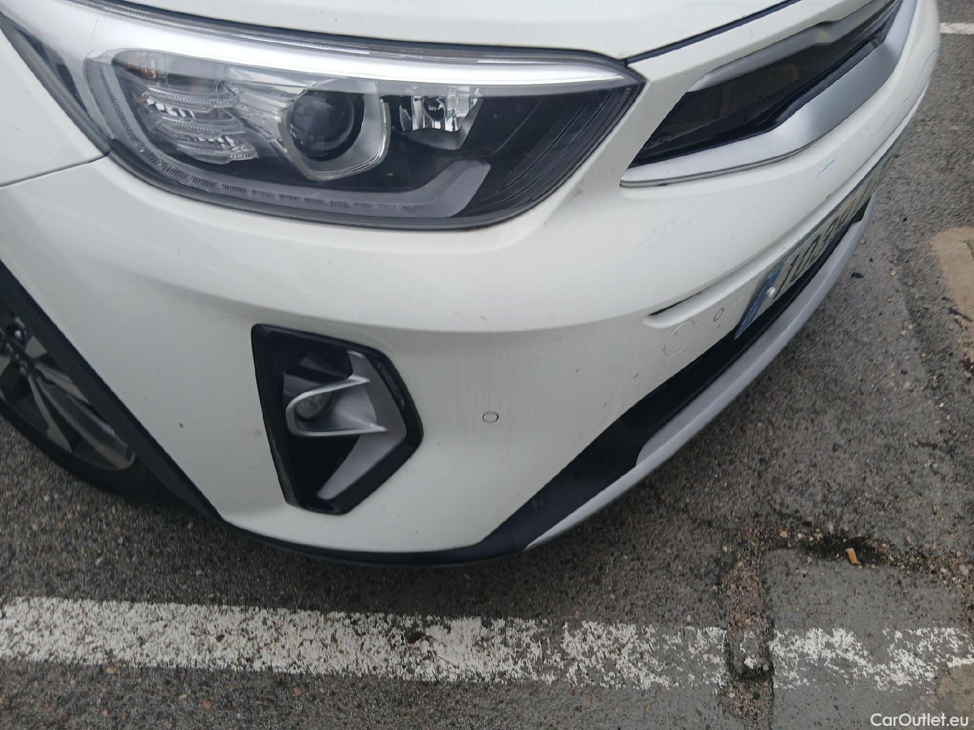  KIA  STONIC KIA  / 2017 / 5P / todoterreno 1.0 T-GDi 88kW (120CV) MHEV iMT Drive #6