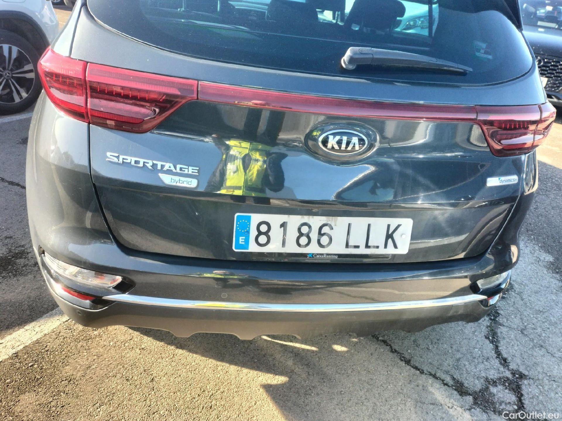  KIA  Sportage KIA  1.6MHEV Drive 100kW(136CV) 4x2(Crist Tintados) #30