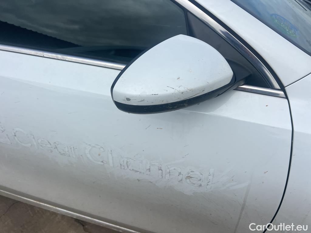  KIA  Cee'd KIA Ceed / 2018 / 5P / berlina con portón 1.0 MHEV 88kW (120CV) Drive DCT #32