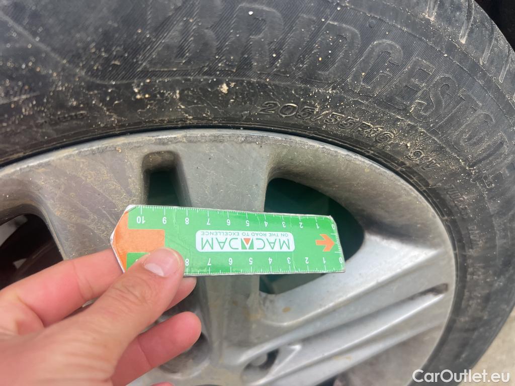  KIA  Cee'd KIA Ceed / 2018 / 5P / berlina con portón 1.0 MHEV 88kW (120CV) Drive DCT #21