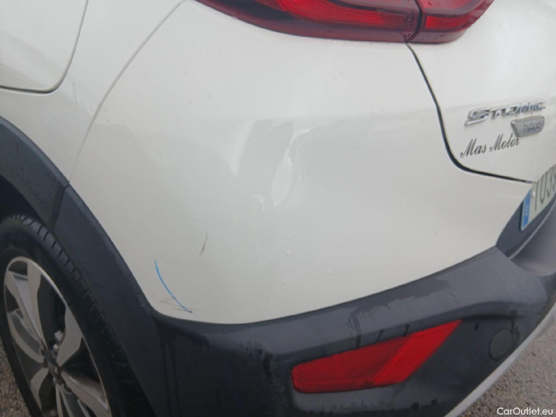  KIA  STONIC KIA  / 2017 / 5P / todoterreno 1.0 T-GDi 88kW (120CV) MHEV iMT Drive #20