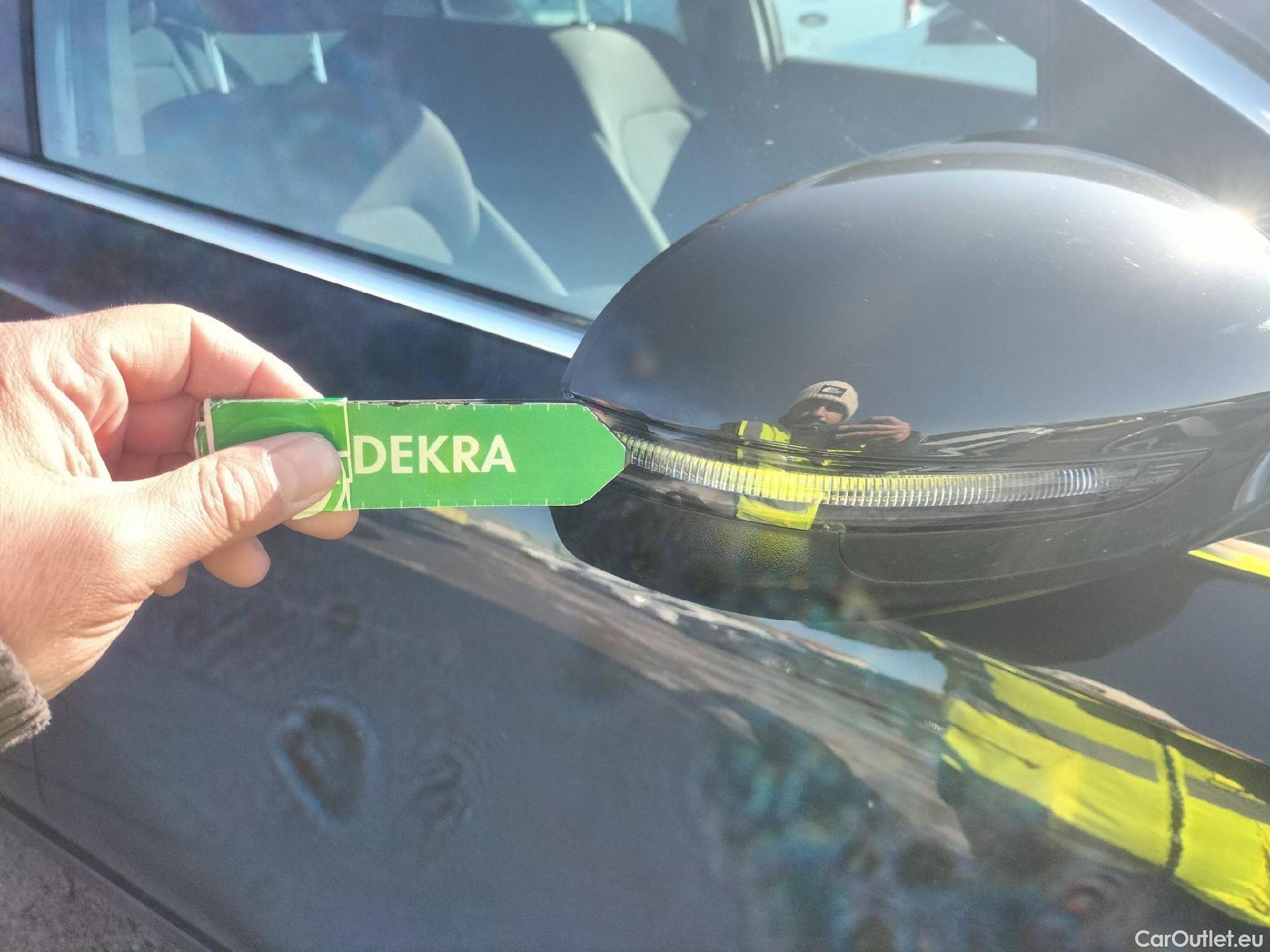  KIA  Sportage KIA  1.6MHEV Drive 100kW(136CV) 4x2(Crist Tintados) #45