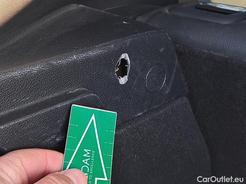  KIA  XCeed KIA  / 2019 / 5P / berlina con portón 1.6 T-GDi Emotion 150kW (204CV) DCT #26