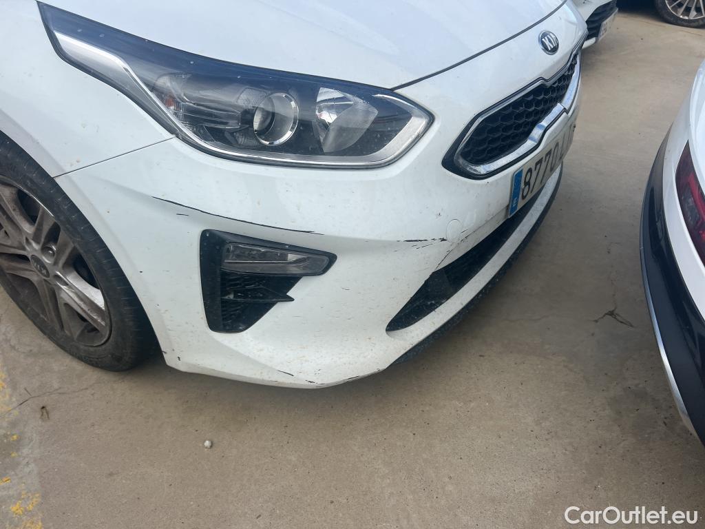  KIA  Cee'd KIA Ceed / 2018 / 5P / berlina con portón 1.0 MHEV 88kW (120CV) Drive DCT #26