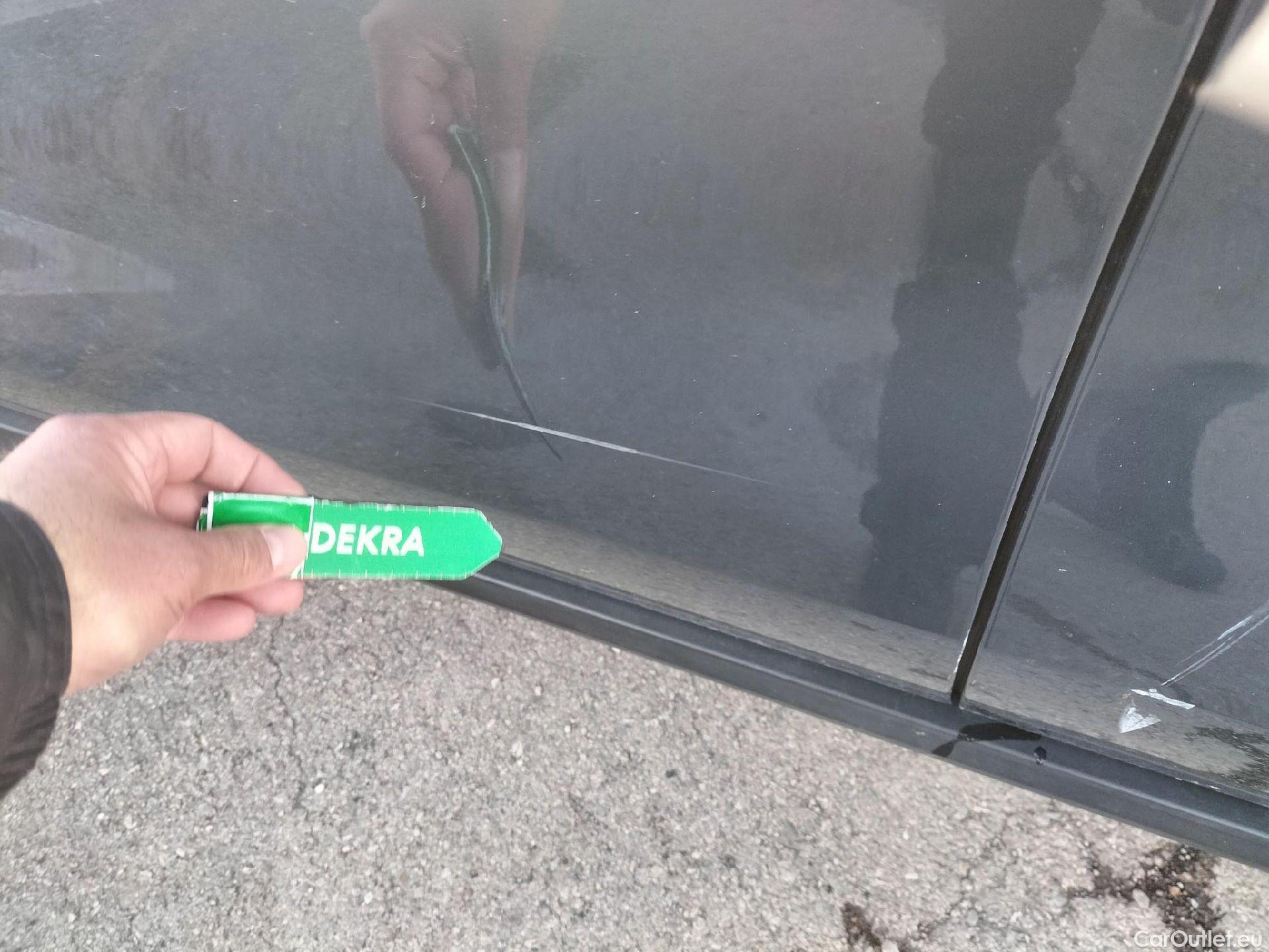  KIA  Sportage KIA  1.6MHEV Drive 100kW(136CV) 4x2(Crist Tintados) #13