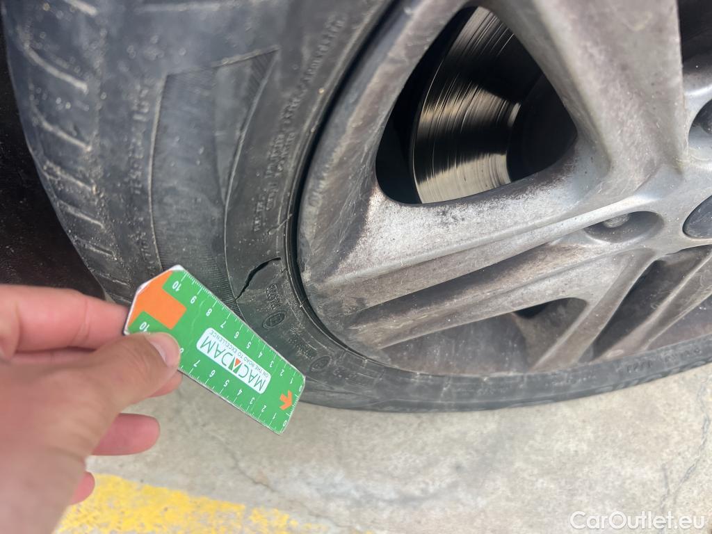  KIA  Cee'd KIA Ceed / 2018 / 5P / berlina con portón 1.0 MHEV 88kW (120CV) Drive DCT #11