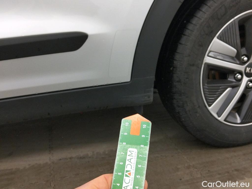  KIA  Niro KIA  / 2019 / 5P / crossover 1.6 GDi HEV 104kW (141CV) Drive #8