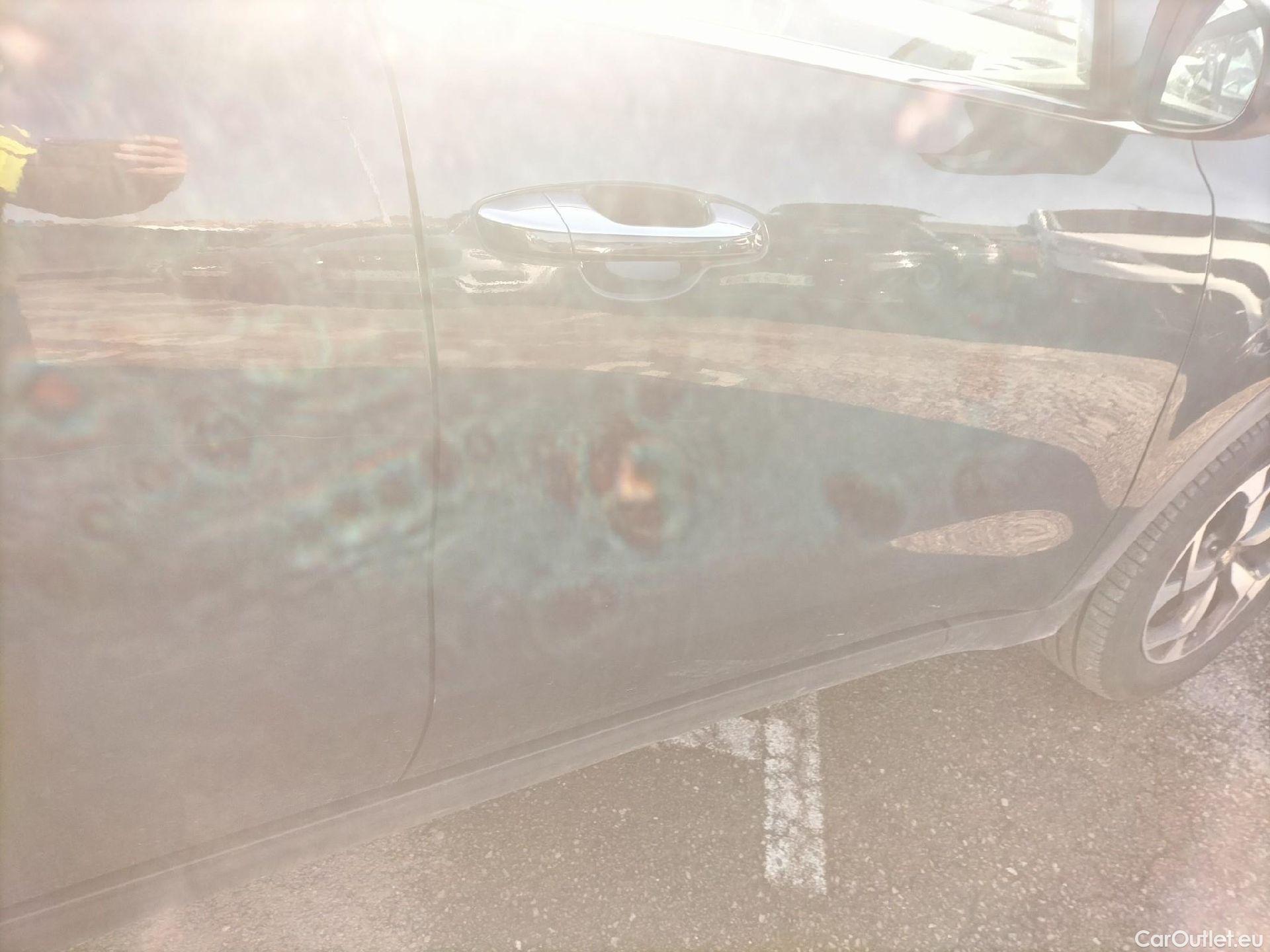  KIA  Sportage KIA  1.6MHEV Drive 100kW(136CV) 4x2(Crist Tintados) #42