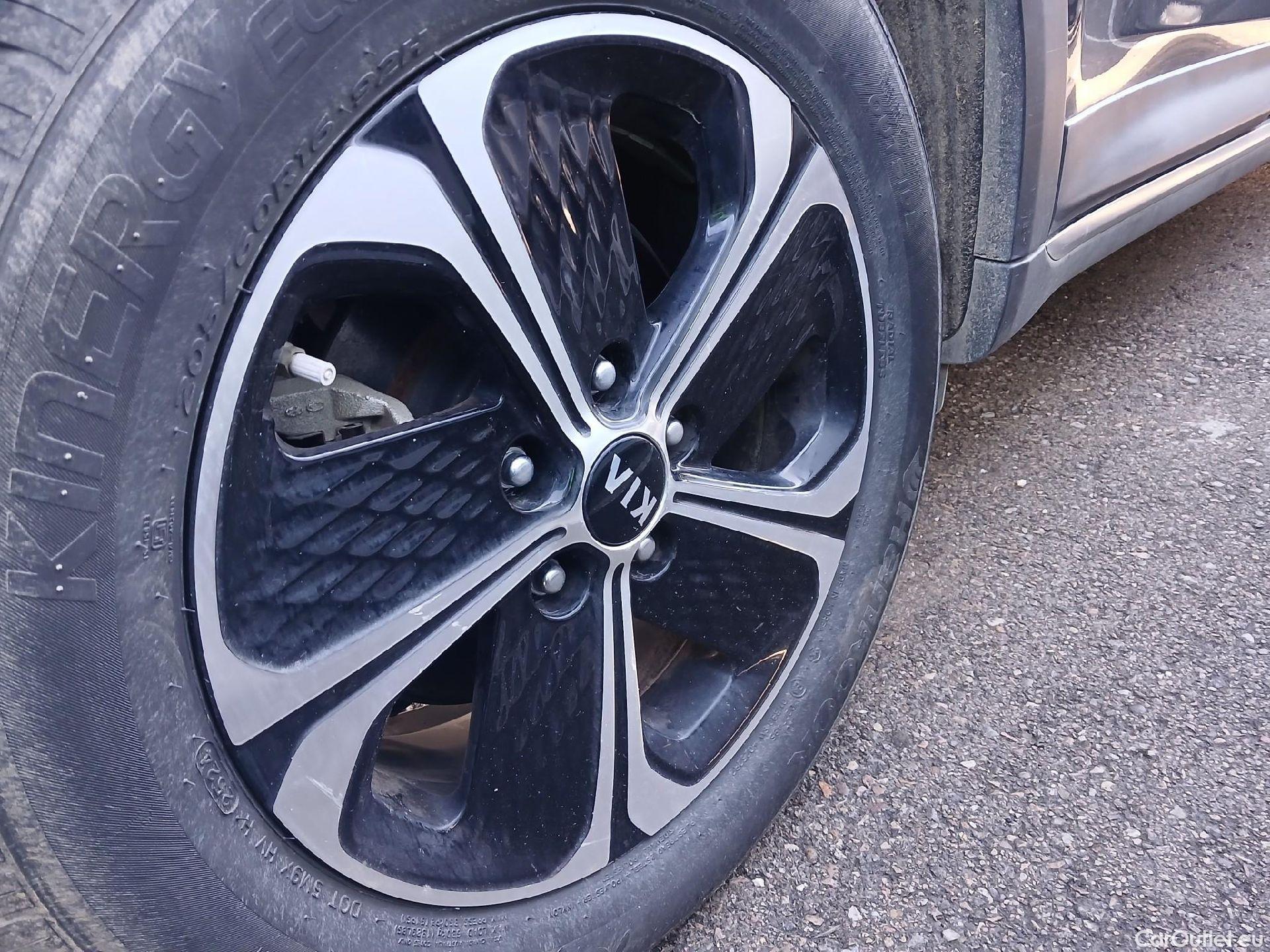  KIA  XCeed KIA  1.6 GDi PHEV 104kW (141CV) eDrive #22