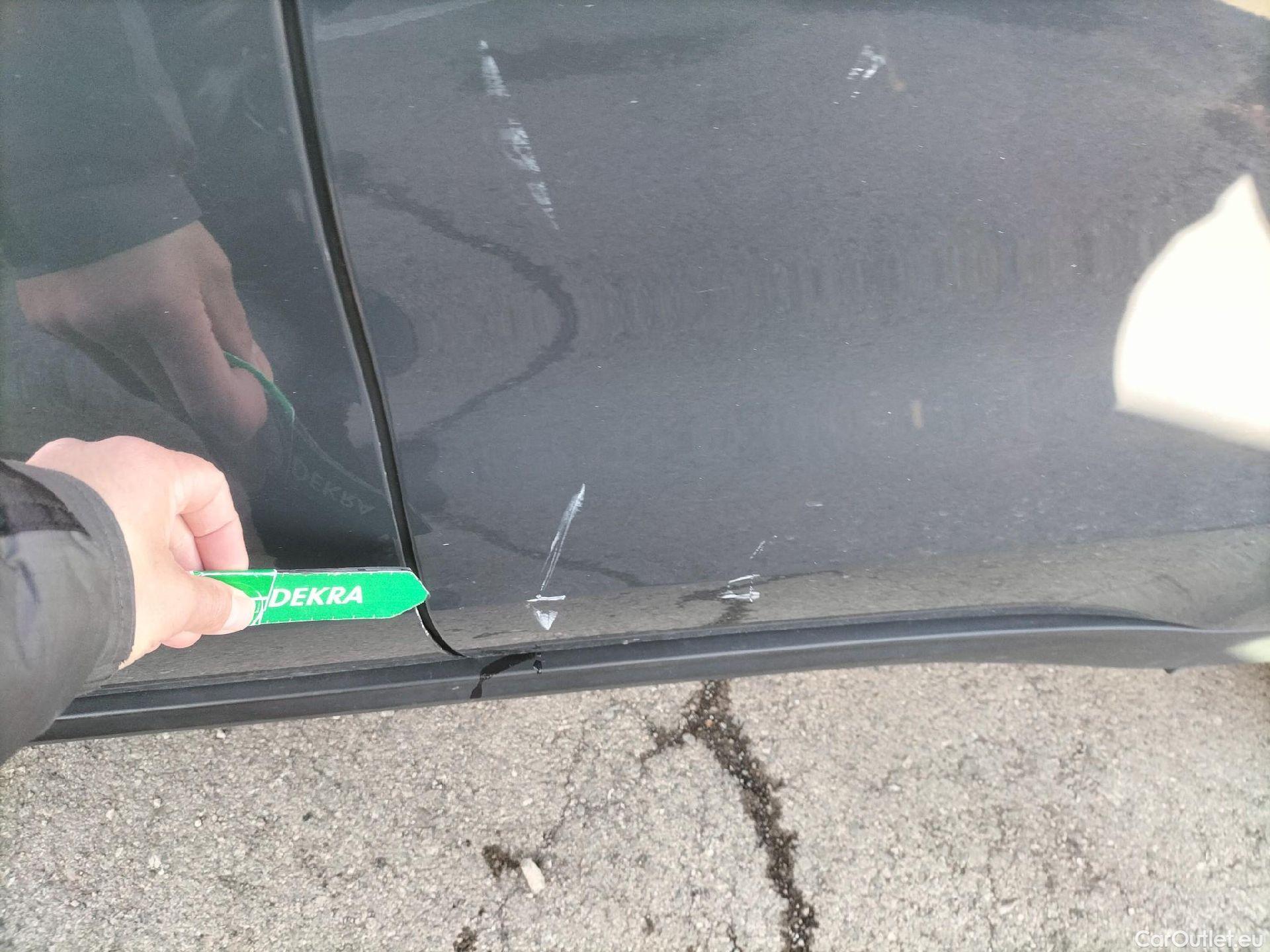  KIA  Sportage KIA  1.6MHEV Drive 100kW(136CV) 4x2(Crist Tintados) #19