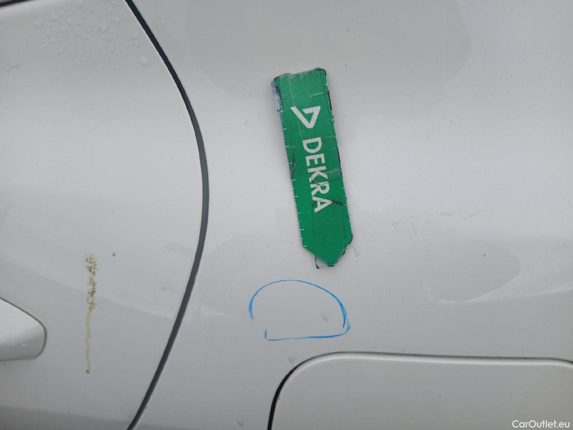  KIA  STONIC KIA  / 2017 / 5P / todoterreno 1.0 T-GDi 88kW (120CV) MHEV iMT Drive #17