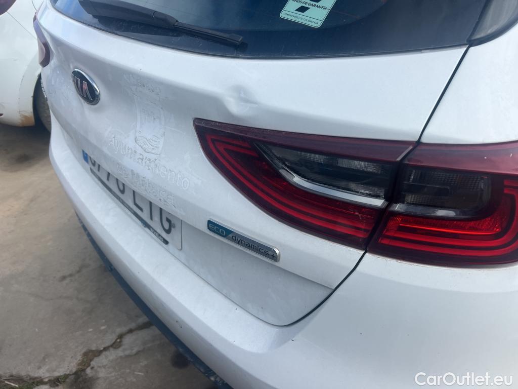  KIA  Cee'd KIA Ceed / 2018 / 5P / berlina con portón 1.0 MHEV 88kW (120CV) Drive DCT #4