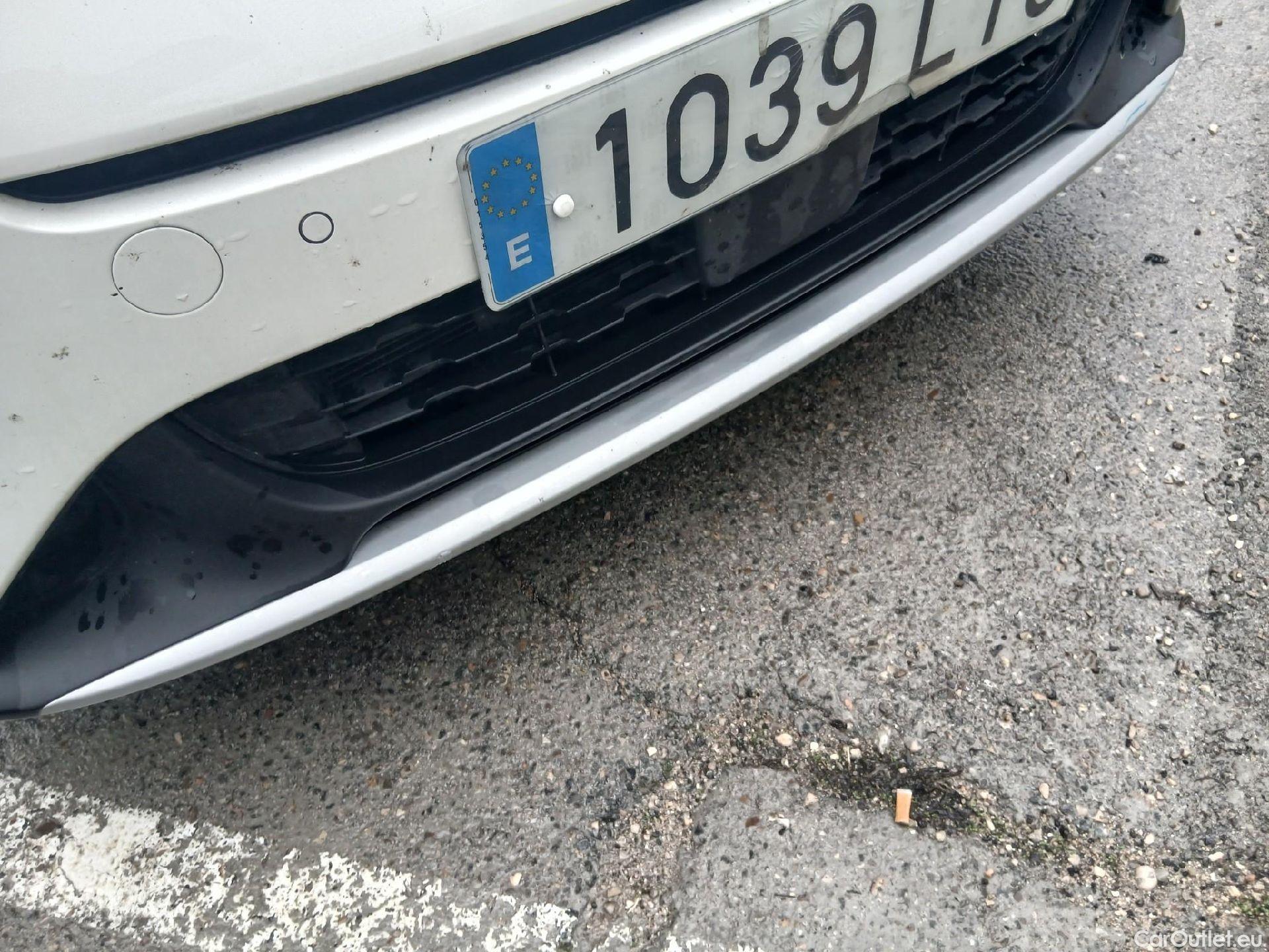  KIA  STONIC KIA  / 2017 / 5P / todoterreno 1.0 T-GDi 88kW (120CV) MHEV iMT Drive #9