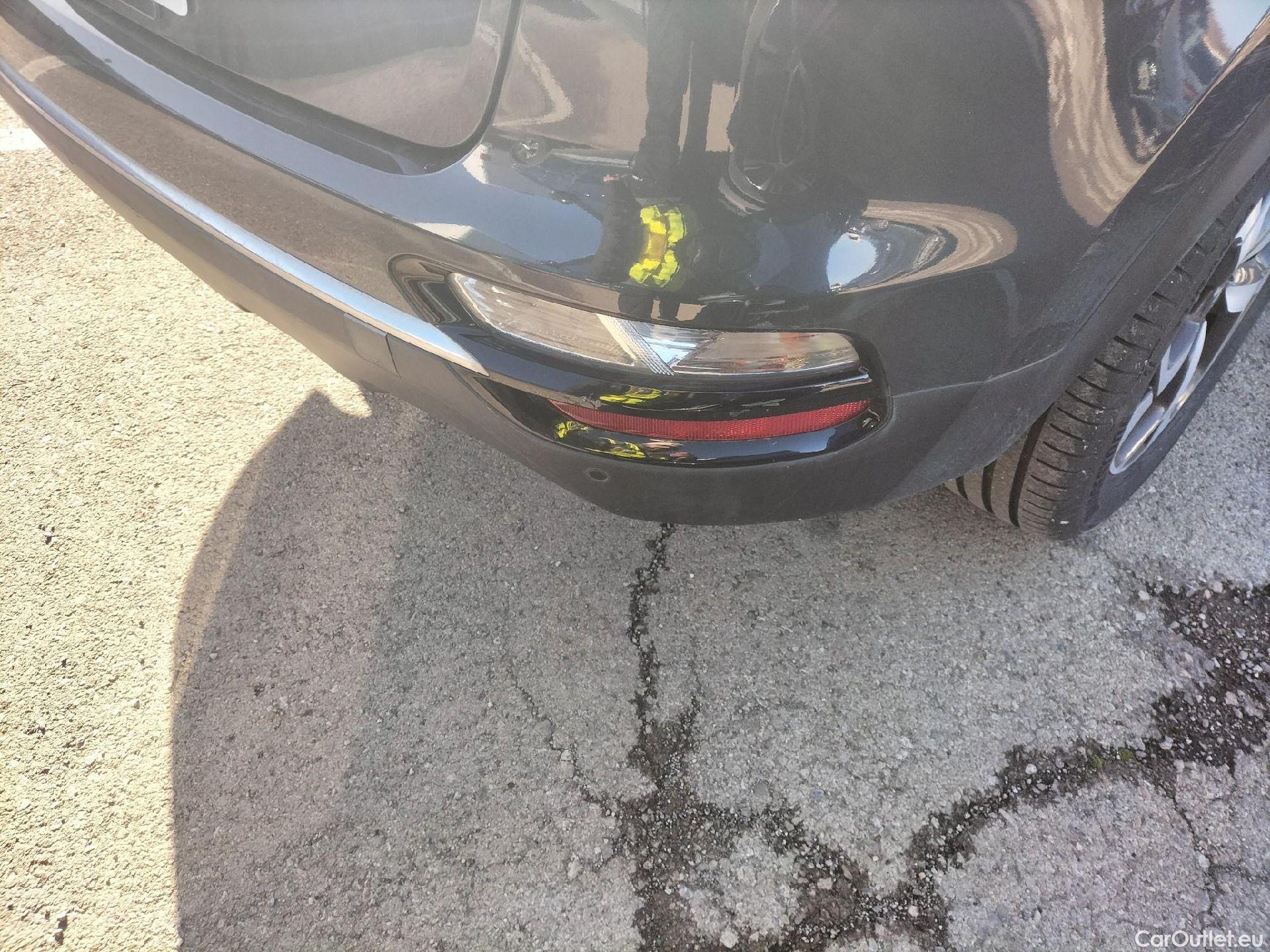  KIA  Sportage KIA  1.6MHEV Drive 100kW(136CV) 4x2(Crist Tintados) #26