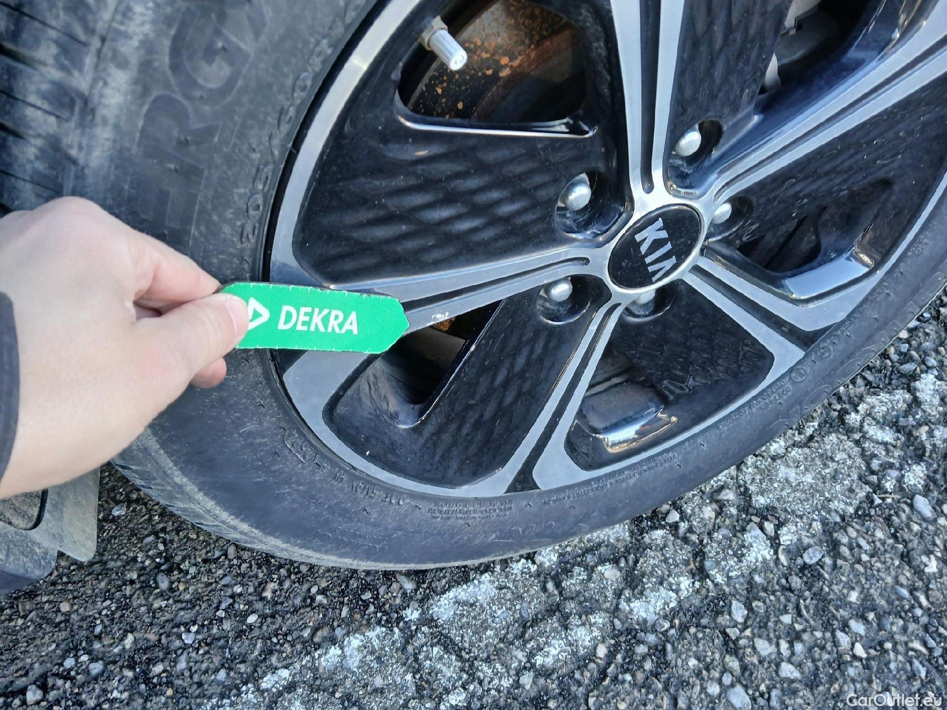  KIA  XCeed KIA  1.6 GDi PHEV 104kW (141CV) eDrive #14