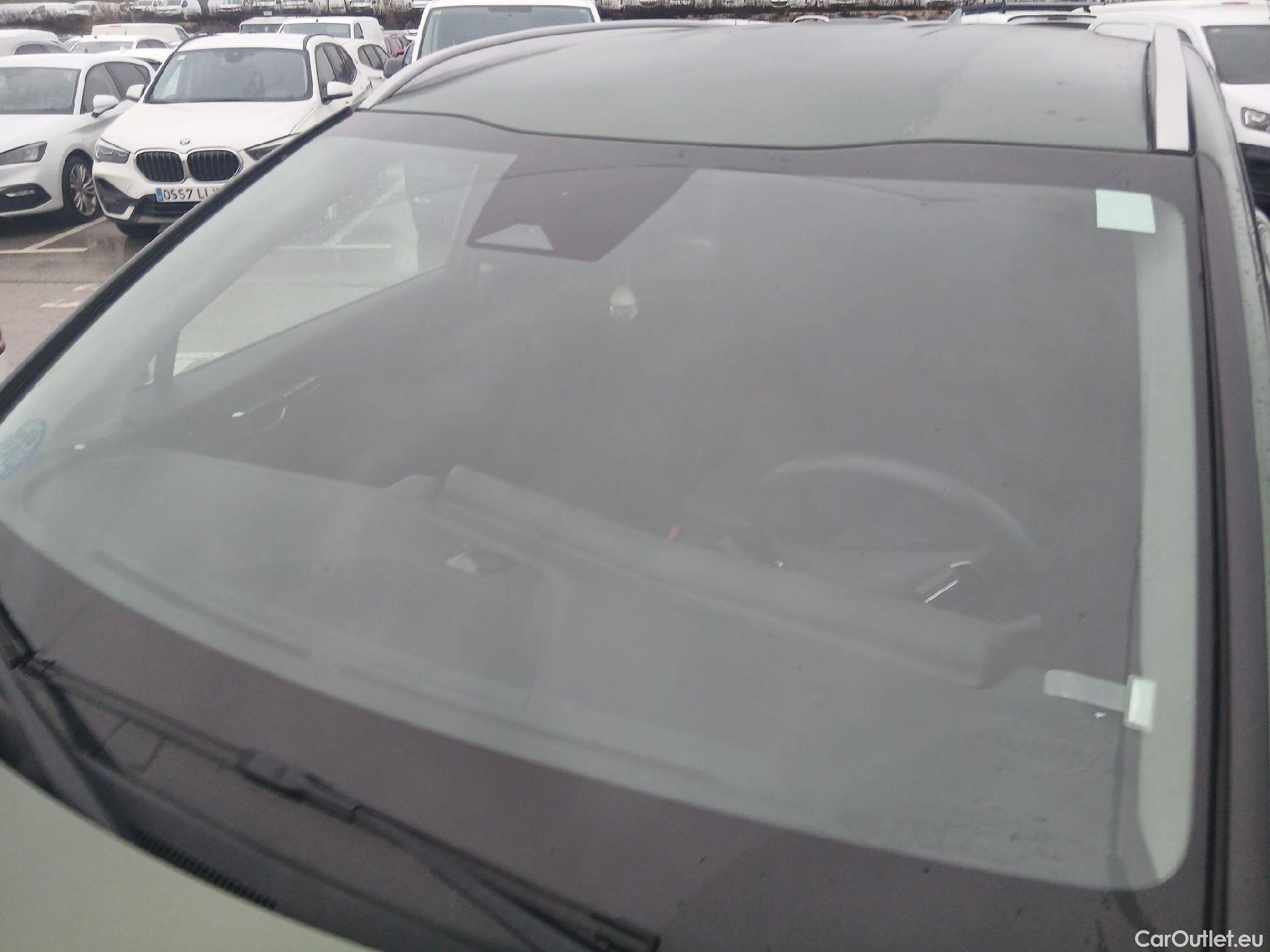  KIA  Sportage KIA  / 2022 / 5P / todoterreno 1.6 T-GDi HEV 171kW (230CV) Drive 4X2 #2