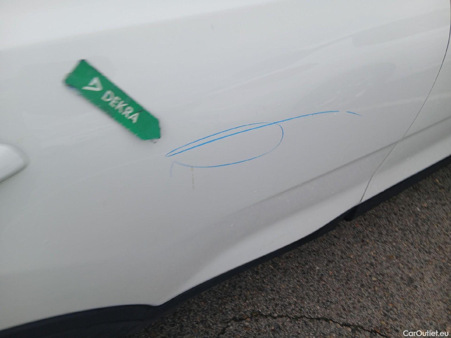  KIA  STONIC KIA  / 2017 / 5P / todoterreno 1.0 T-GDi 88kW (120CV) MHEV iMT Drive #26