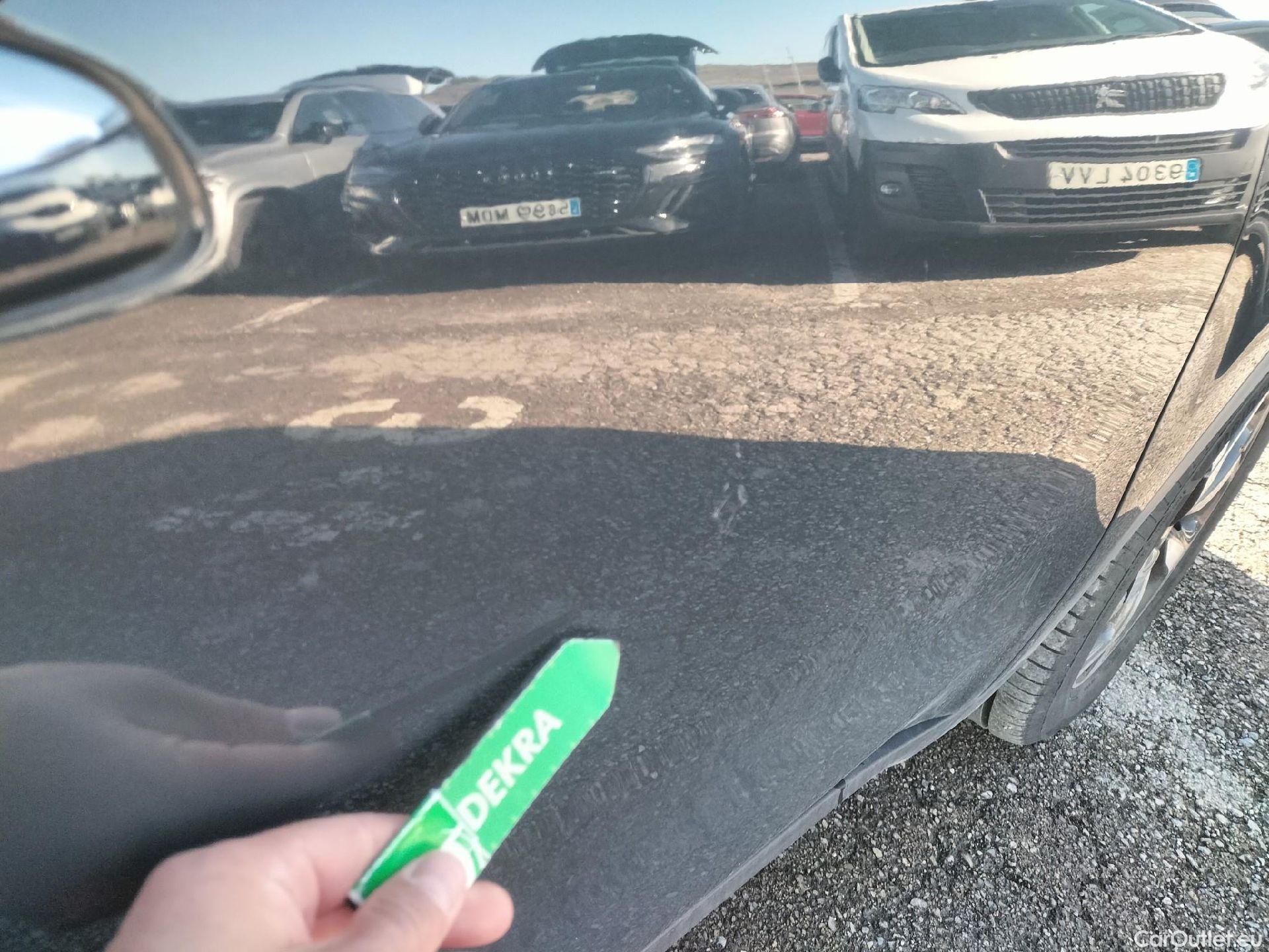  KIA  Sportage KIA  1.6MHEV Drive 100kW(136CV) 4x2(Crist Tintados) #40