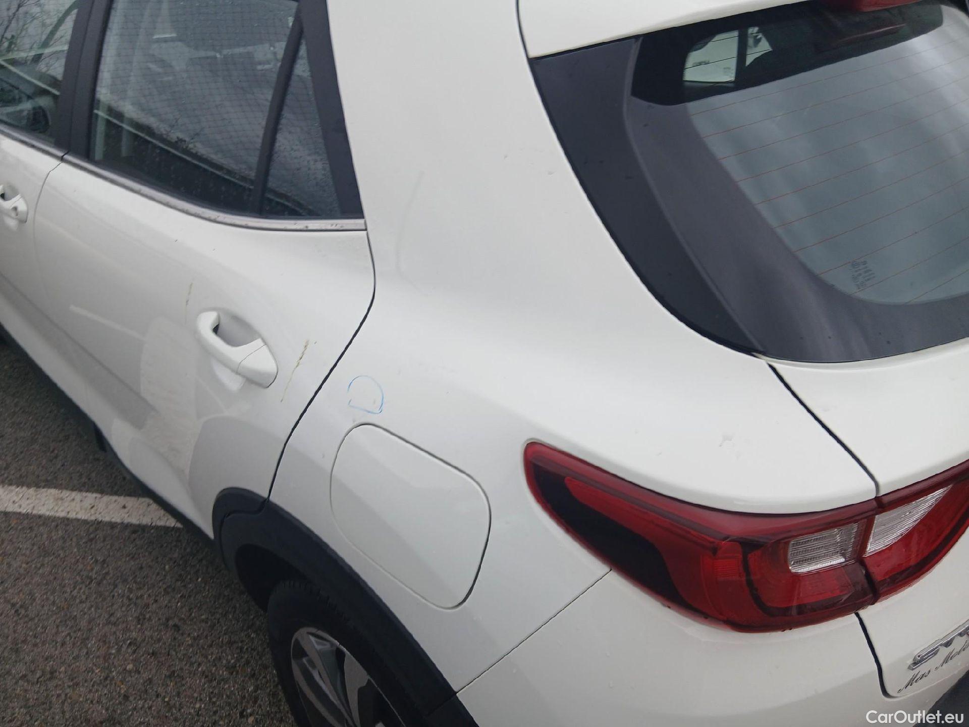  KIA  STONIC KIA  / 2017 / 5P / todoterreno 1.0 T-GDi 88kW (120CV) MHEV iMT Drive #18