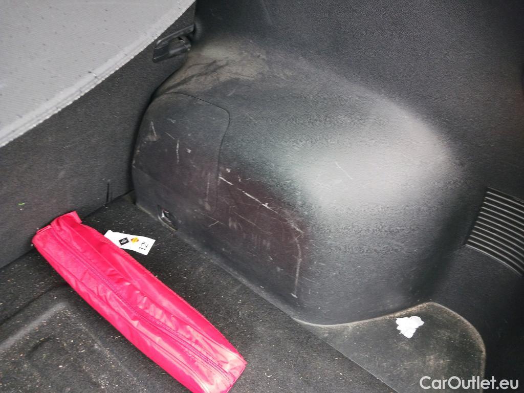  KIA  Niro KIA  / 2019 / 5P / crossover 1.6 GDi HEV 104kW (141CV) Drive #18